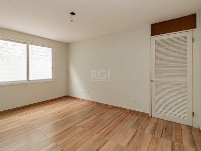 Apartamento à venda com 74m², 2 quartos, 1 vaga no bairro Vila Ipiranga em Porto Alegre - Foto 3