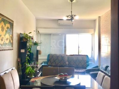 Apartamento à venda com 82m², 3 quartos no bairro Floresta em Porto Alegre - Foto 3