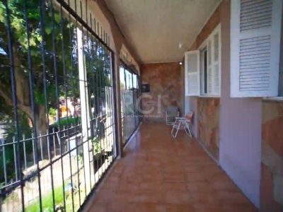 Casa à venda com 200m², 4 quartos, 1 vaga no bairro Jardim Carvalho em Porto Alegre - Foto 11