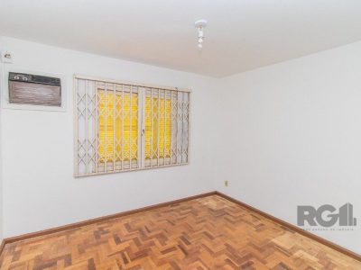 Casa à venda com 200m², 3 quartos, 3 vagas no bairro Cristal em Porto Alegre - Foto 11