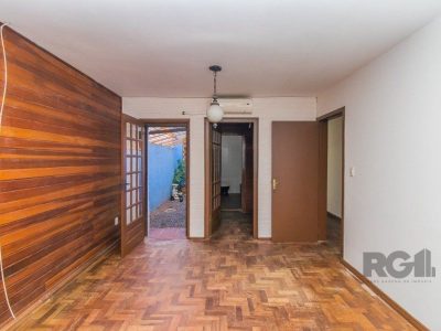 Casa à venda com 200m², 3 quartos, 3 vagas no bairro Cristal em Porto Alegre - Foto 21