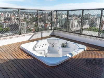 Cobertura à venda com 326m², 3 quartos, 3 suítes, 4 vagas no bairro Bela Vista em Porto Alegre - Foto 9