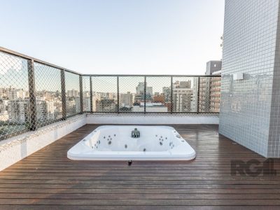 Cobertura à venda com 326m², 3 quartos, 3 suítes, 4 vagas no bairro Bela Vista em Porto Alegre - Foto 3