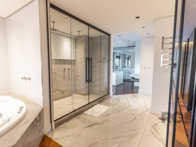 Cobertura à venda com 326m², 3 quartos, 3 suítes, 4 vagas no bairro Bela Vista em Porto Alegre - Foto 47