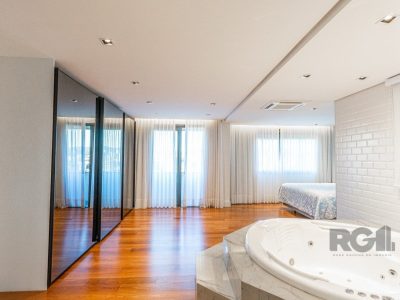 Cobertura à venda com 326m², 3 quartos, 3 suítes, 4 vagas no bairro Bela Vista em Porto Alegre - Foto 38