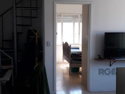 Cobertura à venda com 94m², 2 quartos, 1 suíte, 1 vaga no bairro Petrópolis em Porto Alegre - Foto 4