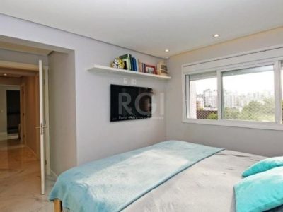 Apartamento à venda com 73m², 3 quartos, 1 suíte, 1 vaga no bairro Passo d'Areia em Porto Alegre - Foto 15