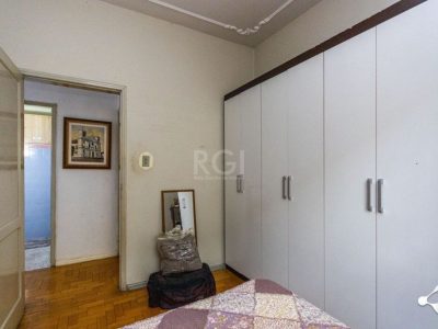 Casa à venda com 221m², 4 quartos, 1 suíte, 2 vagas no bairro São Geraldo em Porto Alegre - Foto 17