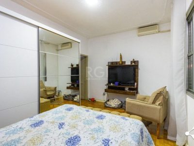 Casa à venda com 221m², 4 quartos, 1 suíte, 2 vagas no bairro São Geraldo em Porto Alegre - Foto 28