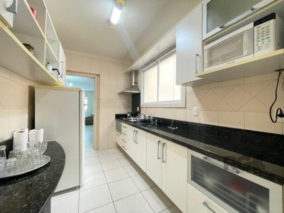 Apartamento à venda com 87m², 2 quartos, 1 suíte, 2 vagas no bairro Centro em Capão da Canoa - Foto 7