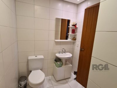 Apartamento à venda com 61m², 2 quartos, 1 suíte, 1 vaga no bairro Medianeira em Porto Alegre - Foto 21