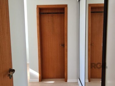 Apartamento à venda com 61m², 2 quartos, 1 suíte, 1 vaga no bairro Medianeira em Porto Alegre - Foto 25