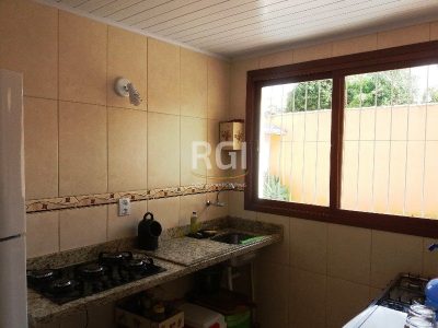 Casa à venda com 250m², 5 quartos, 3 suítes, 2 vagas no bairro Ipanema em Porto Alegre - Foto 5