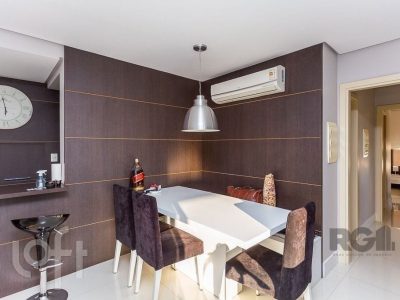 Apartamento à venda com 87m², 3 quartos, 1 suíte, 2 vagas no bairro Centro Histórico em Porto Alegre - Foto 2