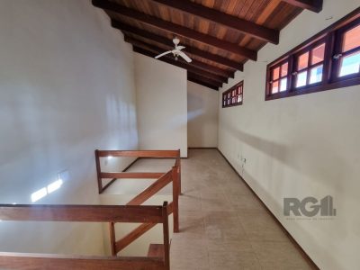 Casa à venda com 98m², 2 quartos, 1 suíte, 3 vagas no bairro Ipanema em Porto Alegre - Foto 3