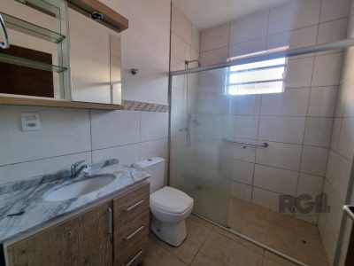 Casa à venda com 98m², 2 quartos, 1 suíte, 3 vagas no bairro Ipanema em Porto Alegre - Foto 4