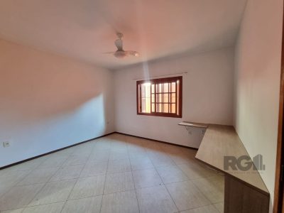 Casa à venda com 98m², 2 quartos, 1 suíte, 3 vagas no bairro Ipanema em Porto Alegre - Foto 6