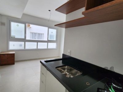 Apartamento à venda com 66m², 2 quartos, 1 suíte, 1 vaga no bairro Centro em Capão da Canoa - Foto 8