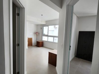 Apartamento à venda com 66m², 2 quartos, 1 suíte, 1 vaga no bairro Centro em Capão da Canoa - Foto 9