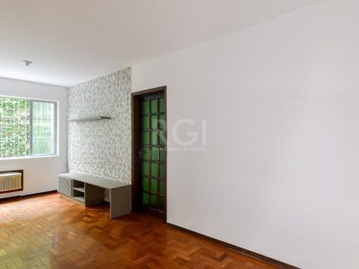 Apartamento à venda com 71m², 2 quartos no bairro Independência em Porto Alegre - Foto 2