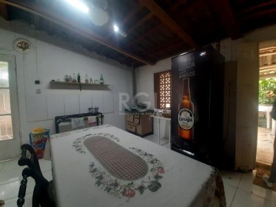 Casa à venda com 243m², 3 quartos, 5 vagas no bairro Medianeira em Porto Alegre - Foto 20