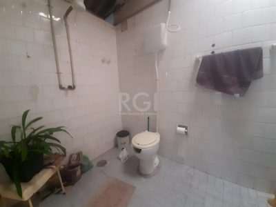 Casa à venda com 243m², 3 quartos, 5 vagas no bairro Medianeira em Porto Alegre - Foto 23