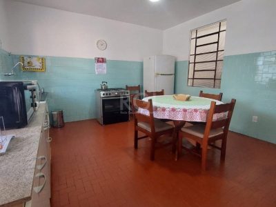 Casa à venda com 254m², 3 quartos, 1 suíte, 2 vagas no bairro Tristeza em Porto Alegre - Foto 14