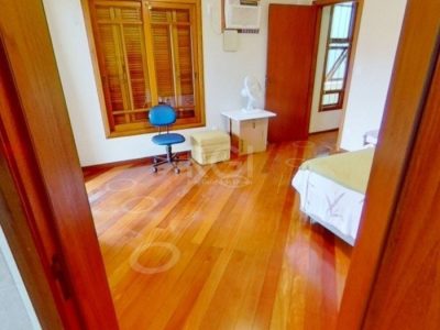 Casa à venda com 310m², 4 quartos, 2 suítes, 4 vagas no bairro Jardim Itu em Porto Alegre - Foto 17