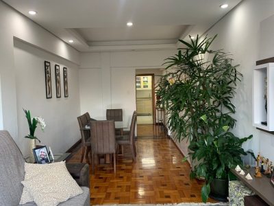 Apartamento à venda com 107m², 3 quartos, 2 suítes, 1 vaga no bairro Petrópolis em Porto Alegre - Foto 2