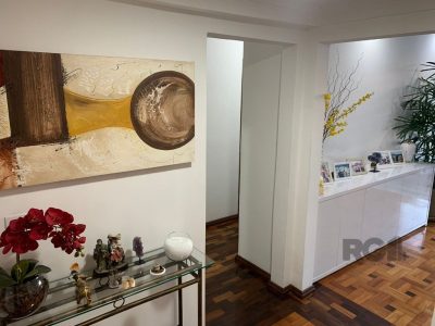 Apartamento à venda com 107m², 3 quartos, 2 suítes, 1 vaga no bairro Petrópolis em Porto Alegre - Foto 6