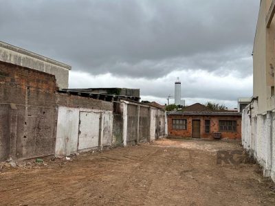 Depósito/Pavilhão à venda com 216m², 4 vagas no bairro São João em Porto Alegre - Foto 3