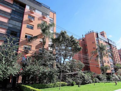 Apartamento à venda com 99m², 3 quartos, 1 suíte, 1 vaga no bairro Jardim Europa em Porto Alegre - Foto 2