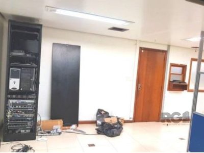 Conjunto/Sala à venda com 518m², 2 vagas no bairro São Geraldo em Porto Alegre - Foto 36