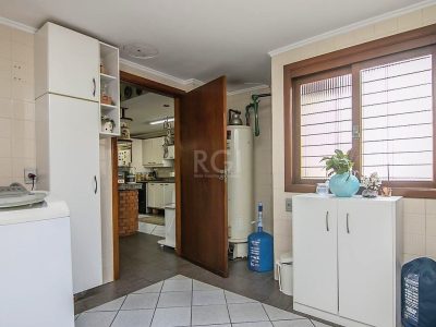 Casa à venda com 523m², 6 quartos, 3 suítes, 6 vagas no bairro Jardim Itu em Porto Alegre - Foto 29