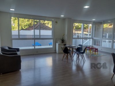 Apartamento à venda com 70m², 2 quartos, 1 suíte, 2 vagas no bairro Cristo Redentor em Porto Alegre - Foto 2