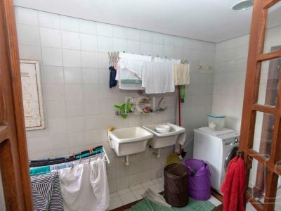 Casa à venda com 349m², 4 quartos, 1 suíte, 3 vagas no bairro Tristeza em Porto Alegre - Foto 11