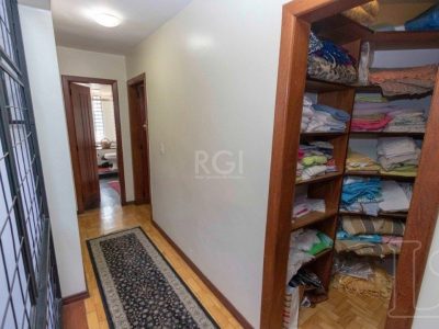 Casa à venda com 349m², 4 quartos, 1 suíte, 3 vagas no bairro Tristeza em Porto Alegre - Foto 22