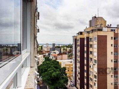 Apartamento à venda com 76m², 3 quartos, 1 suíte, 2 vagas no bairro Menino Deus em Porto Alegre - Foto 21