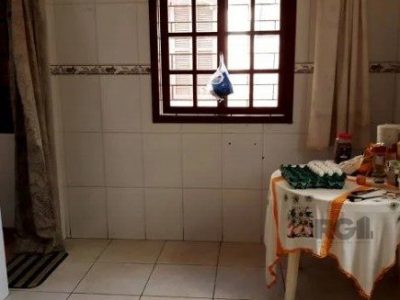 Casa à venda com 200m², 5 quartos, 1 suíte, 4 vagas no bairro Glória em Porto Alegre - Foto 9