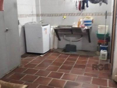 Casa à venda com 200m², 5 quartos, 1 suíte, 4 vagas no bairro Glória em Porto Alegre - Foto 33