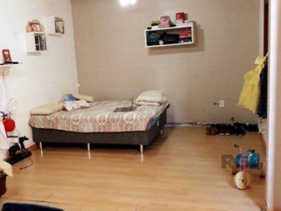 Casa à venda com 200m², 5 quartos, 1 suíte, 4 vagas no bairro Glória em Porto Alegre - Foto 21