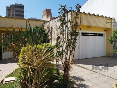 Casa à venda com 200m², 4 quartos, 4 vagas no bairro Passo d'Areia em Porto Alegre - Foto 3