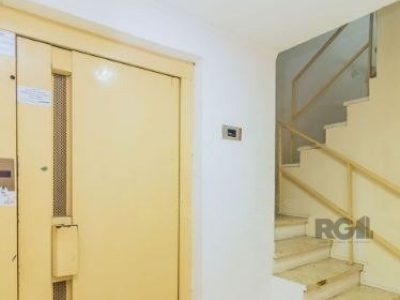 Apartamento à venda com 160m², 3 quartos, 1 suíte, 1 vaga no bairro Mont Serrat em Porto Alegre - Foto 2