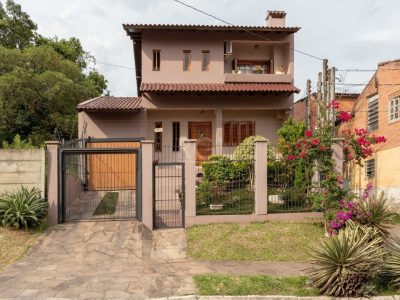 Casa à venda com 192m², 3 quartos, 1 suíte, 2 vagas no bairro Cristal em Porto Alegre - Foto 2