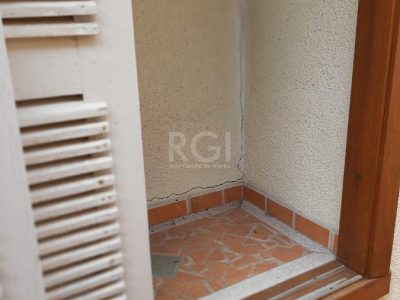 Casa à venda com 150m², 3 quartos, 1 suíte, 4 vagas no bairro Floresta em Porto Alegre - Foto 6