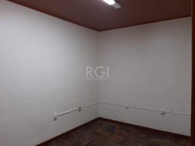 Casa à venda com 150m², 3 quartos, 1 suíte, 4 vagas no bairro Floresta em Porto Alegre - Foto 9