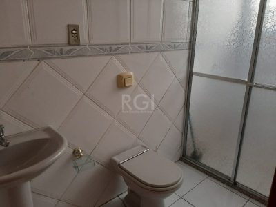 Casa à venda com 150m², 3 quartos, 1 suíte, 4 vagas no bairro Floresta em Porto Alegre - Foto 17