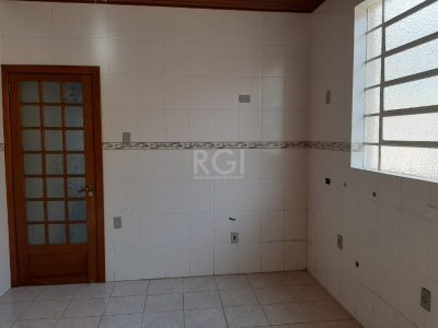 Casa à venda com 150m², 3 quartos, 1 suíte, 4 vagas no bairro Floresta em Porto Alegre - Foto 18