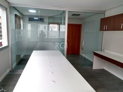 Conjunto/Sala à venda com 39m², 1 vaga no bairro Petrópolis em Porto Alegre - Foto 2