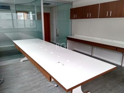 Conjunto/Sala à venda com 39m², 1 vaga no bairro Petrópolis em Porto Alegre - Foto 4